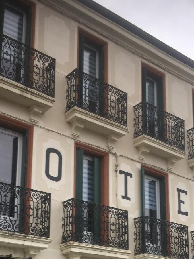 Le 9 En Cuisine Hotel Rabastens Exterior photo