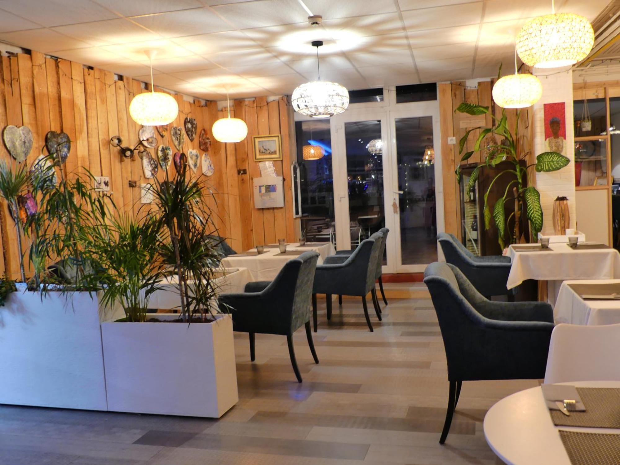 Le 9 En Cuisine Hotel Rabastens Exterior photo